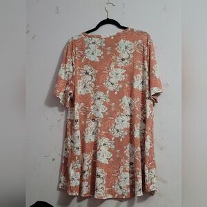 LuLaRoe Coral Floral Short Sleeve Top